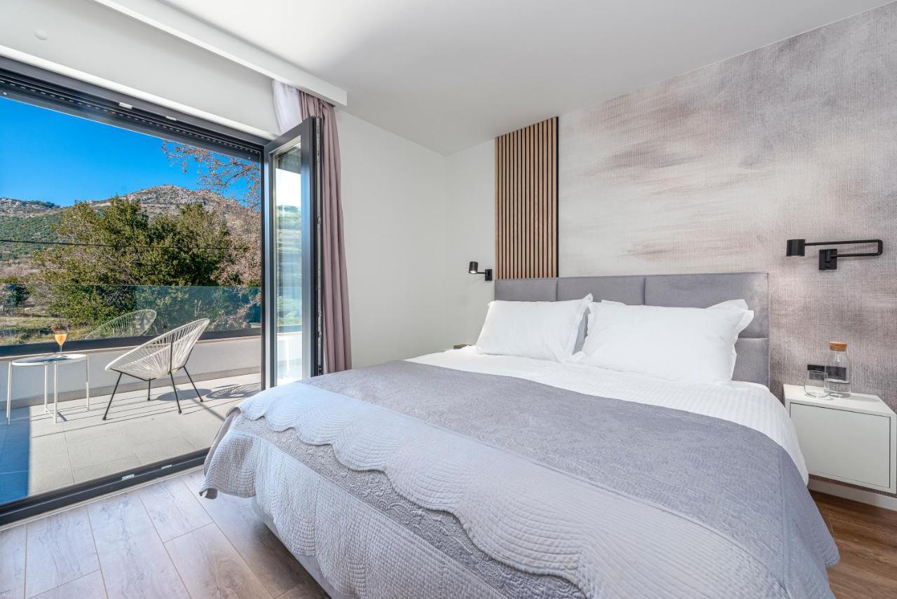 Villa Invigo - Brand New Private Pool Villa Млини Экстерьер фото